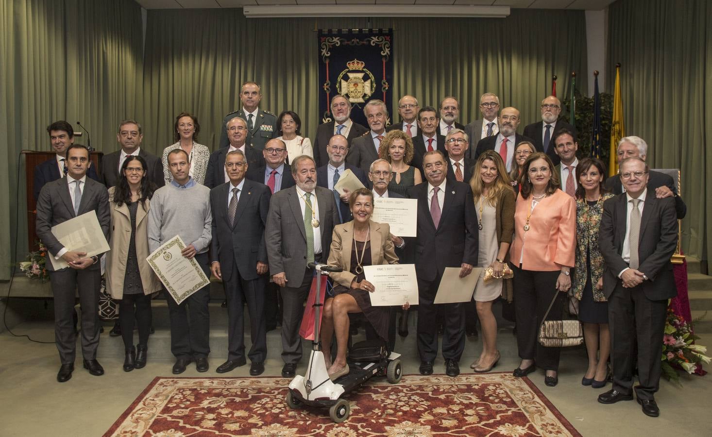 Alfonso Carmona: «La sanidad española funciona gracias a los médicos, no a los políticos»